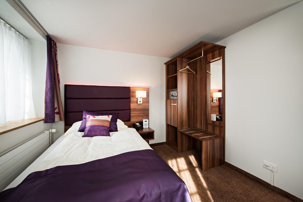 Gasthof Zum Hecht Fehraltorf Room photo
